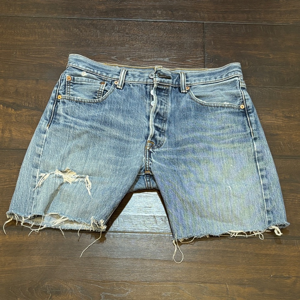 Signature by Levi Strauss Light Blue Distressed Men’s Jean Shorts